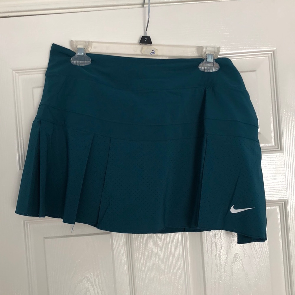 Nike tennis skirt in Teal.